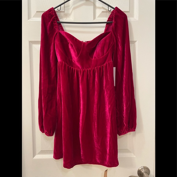 Reformation Chestnut Dress in Rhubarb - Picture 4 of 6